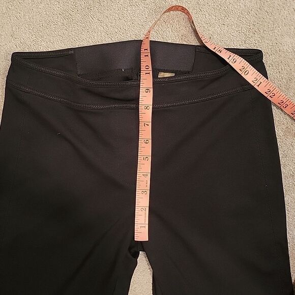 Elie Tahari Women's Black Pants pull on no pockets . Sz med - Picture 4 of 10